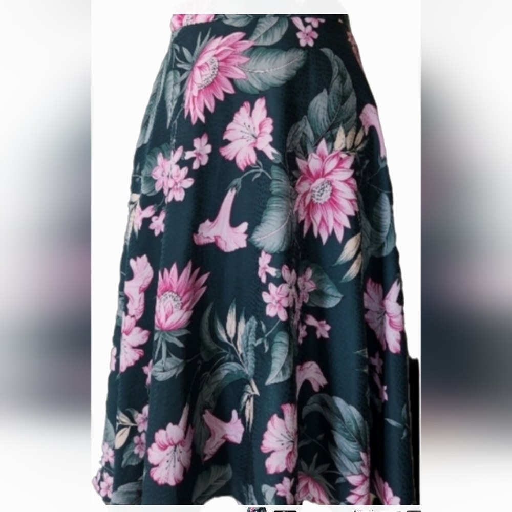 Ann Taylor pettit 0P green pink flowers skirt classic style zip on the back
